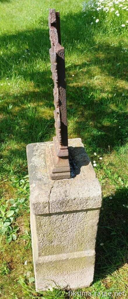 2 Původní kříž z Hluboše (2)